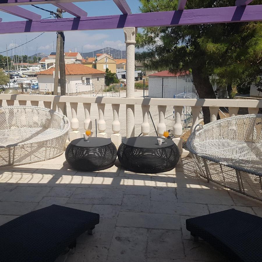 Apartamento Jardin Kapetanova Kuca Veli Iž Exterior foto