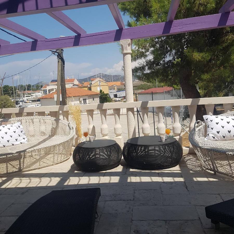 Apartamento Jardin Kapetanova Kuca Veli Iž Exterior foto
