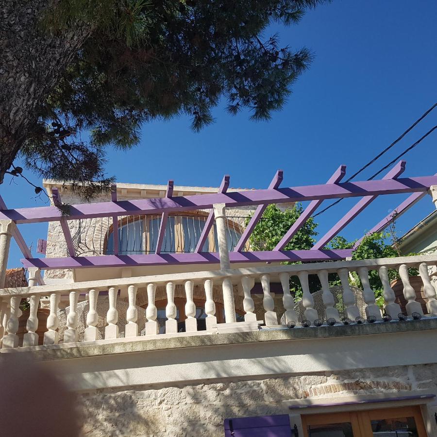 Apartamento Jardin Kapetanova Kuca Veli Iž Exterior foto