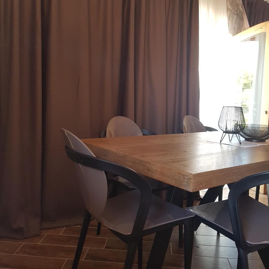 Apartamento Jardin Kapetanova Kuca Veli Iž Exterior foto