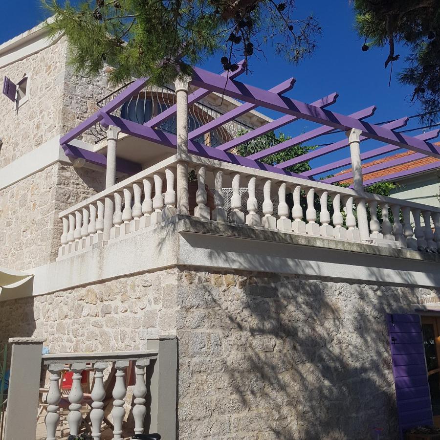 Apartamento Jardin Kapetanova Kuca Veli Iž Exterior foto