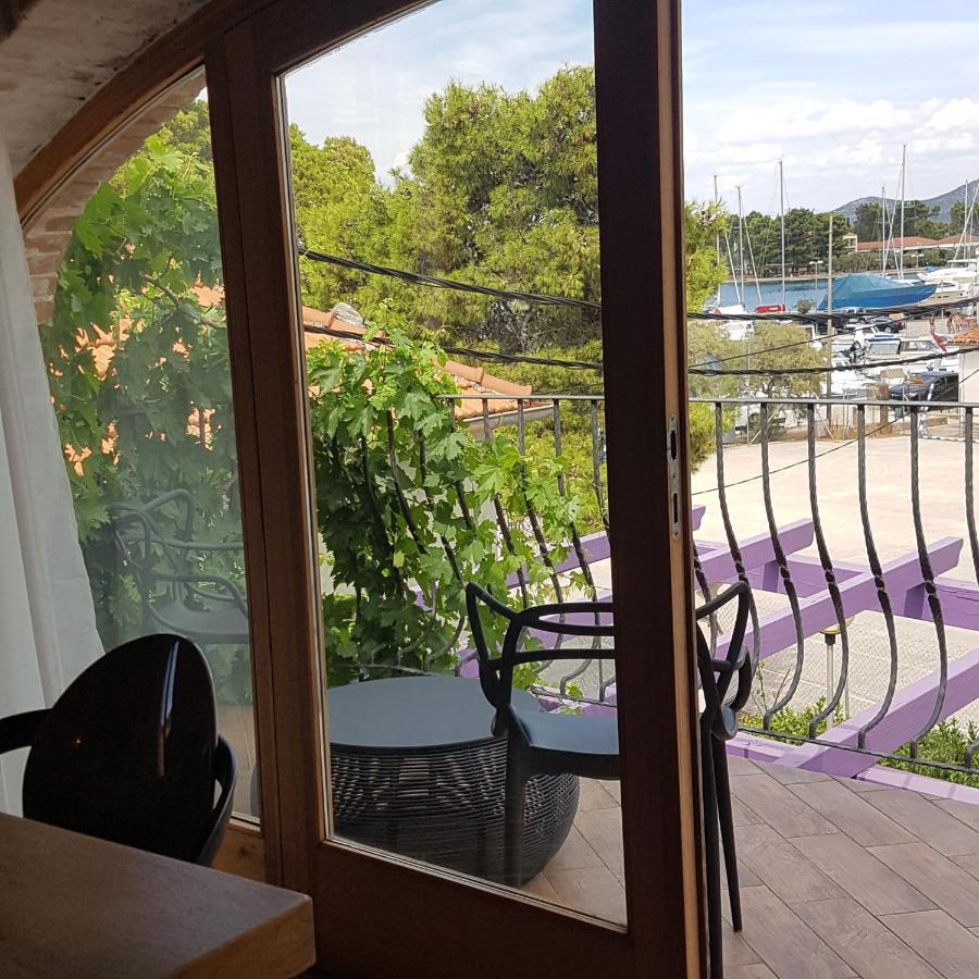 Apartamento Jardin Kapetanova Kuca Veli Iž Exterior foto