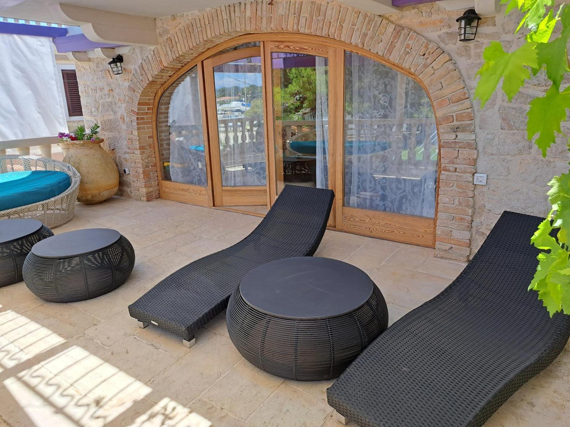 Apartamento Jardin Kapetanova Kuca Veli Iž Exterior foto