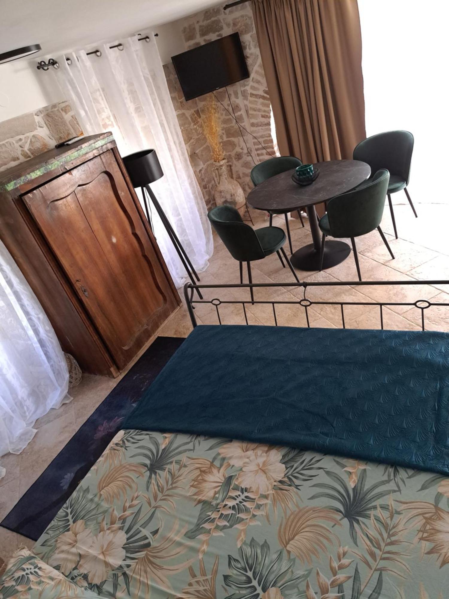 Apartamento Jardin Kapetanova Kuca Veli Iž Exterior foto