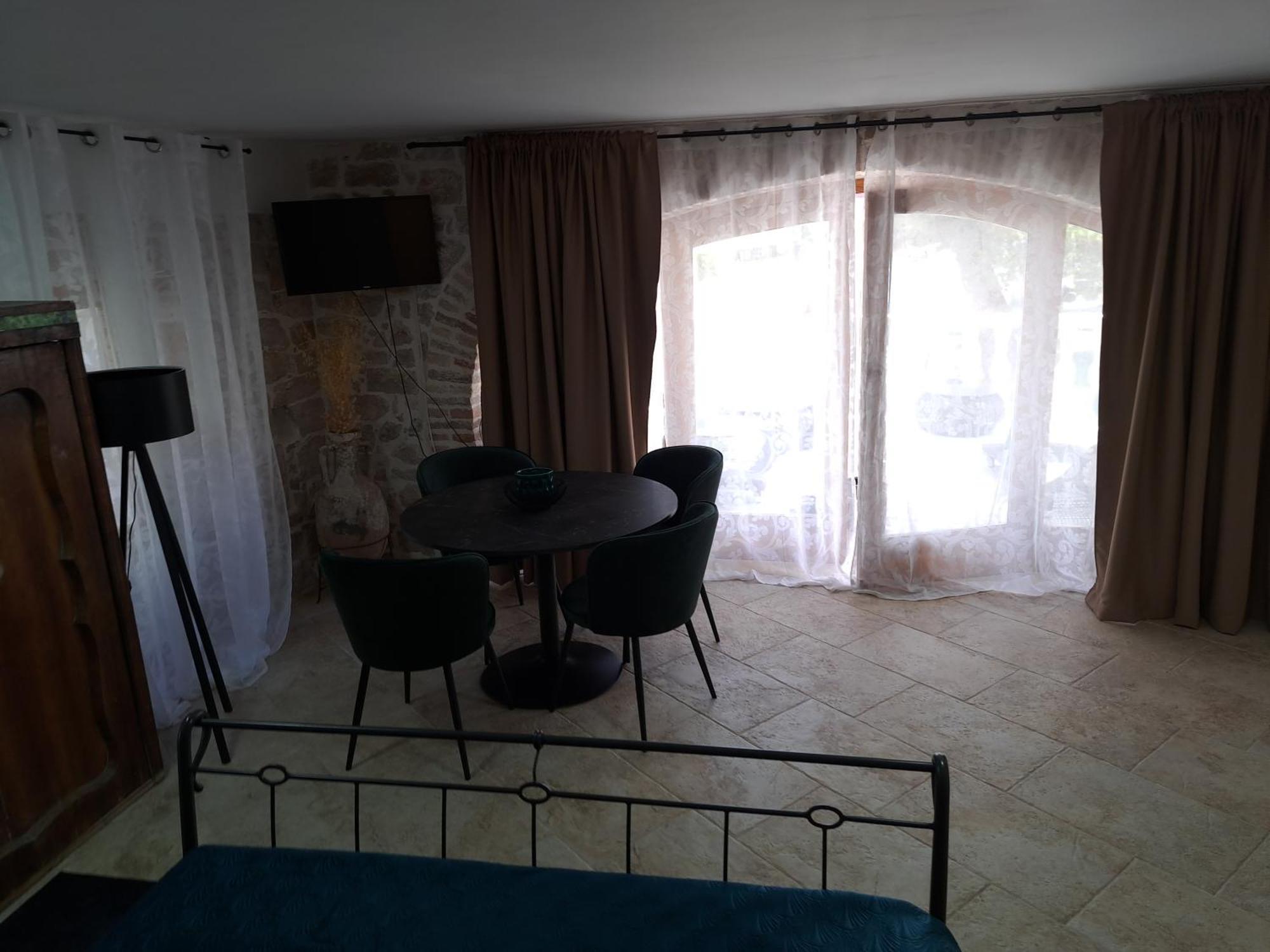 Apartamento Jardin Kapetanova Kuca Veli Iž Exterior foto